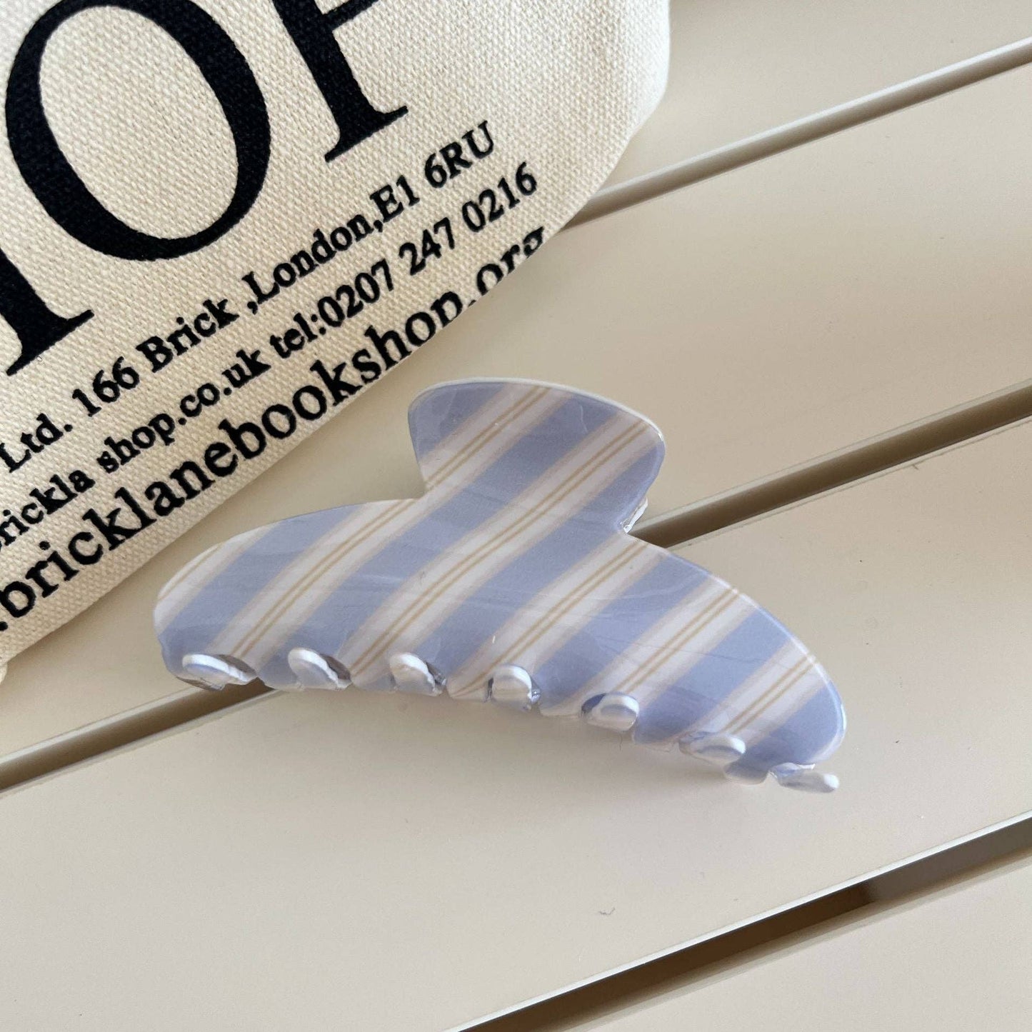 Sweet Striped Acrylic Hair Claw MK2PPM6W6HCP565