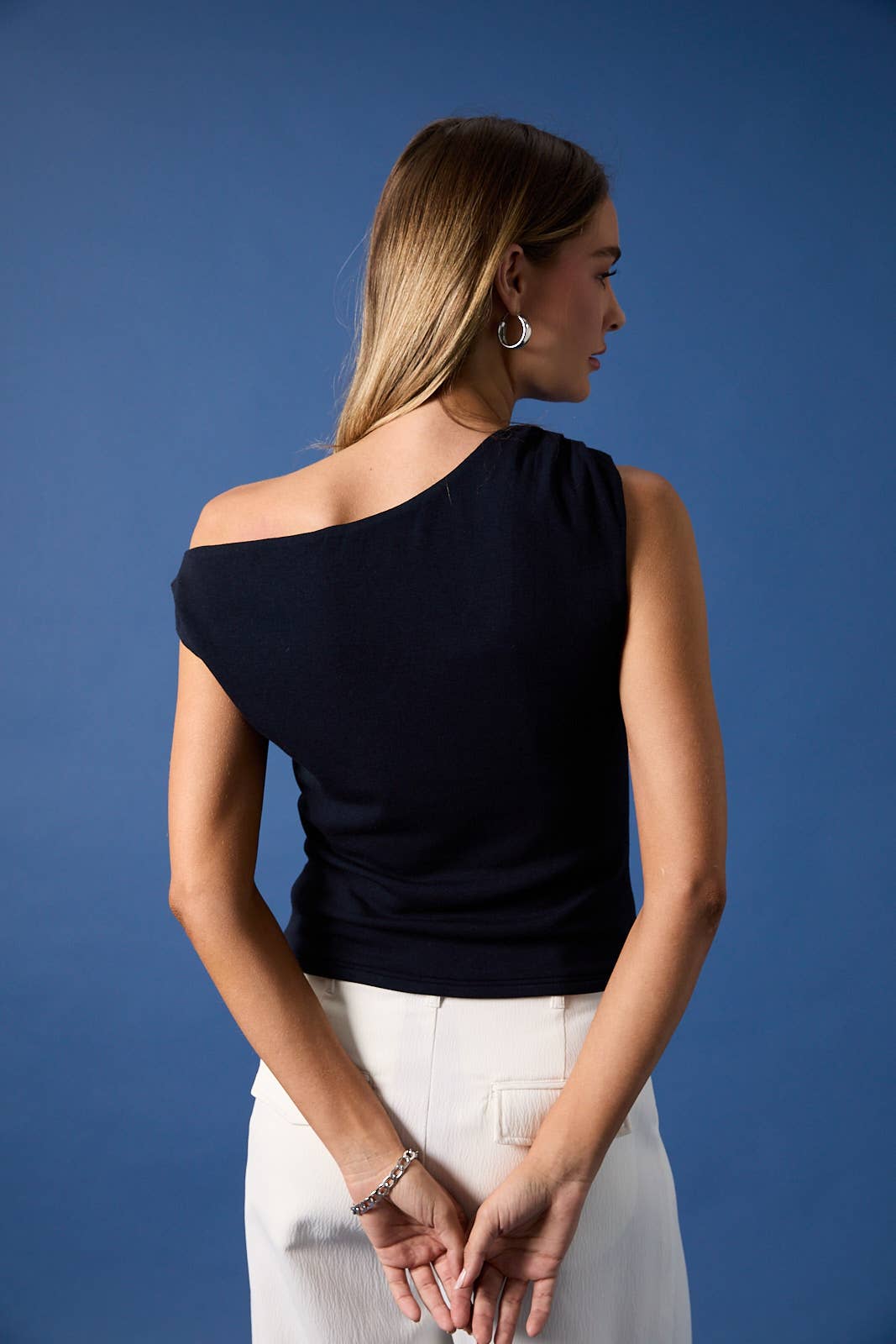 ASYMMERTRICAL NECK SLEEVELESS KNIT TOP