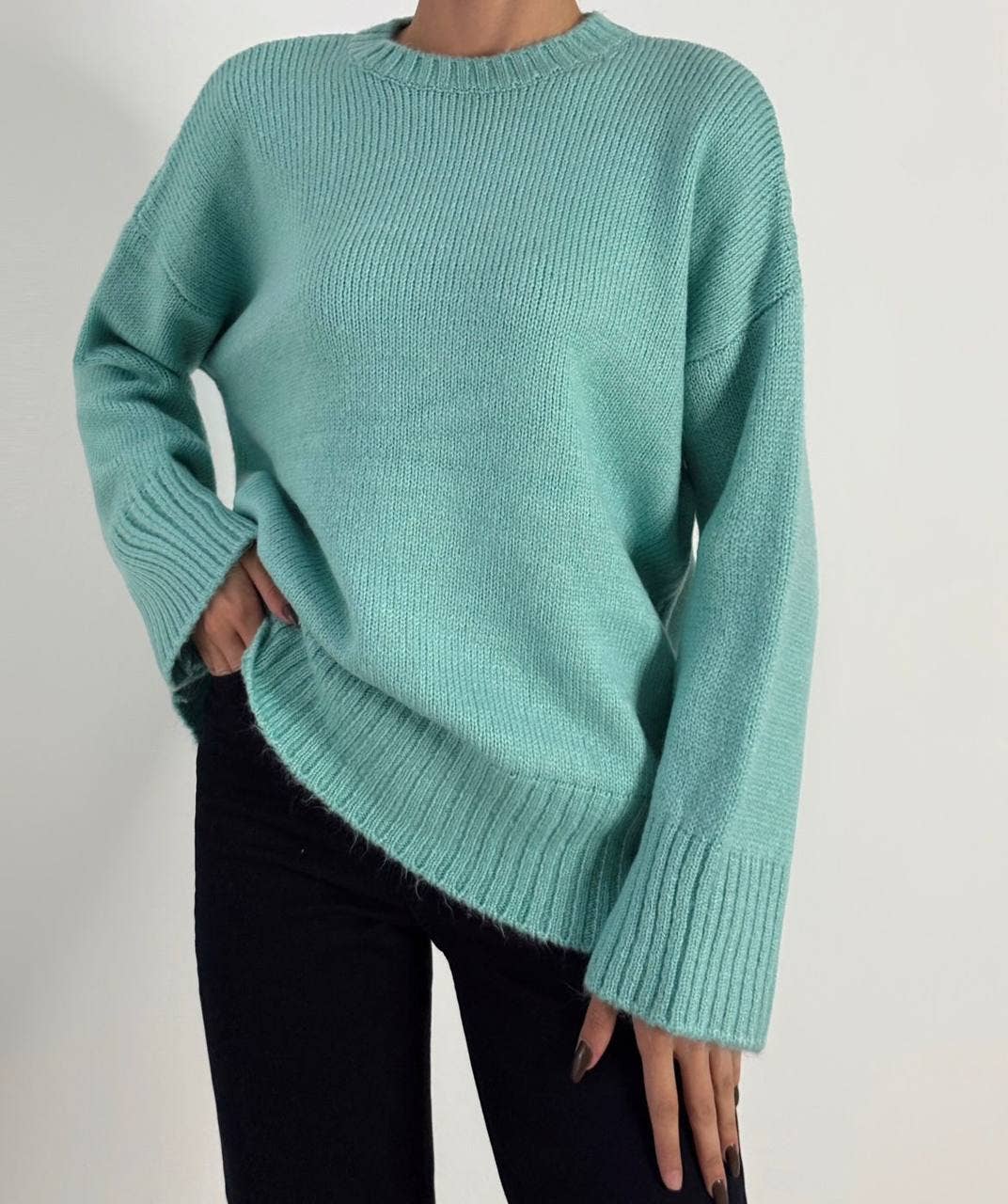 Oversized Crewneck Knit Sweater – Ribbed