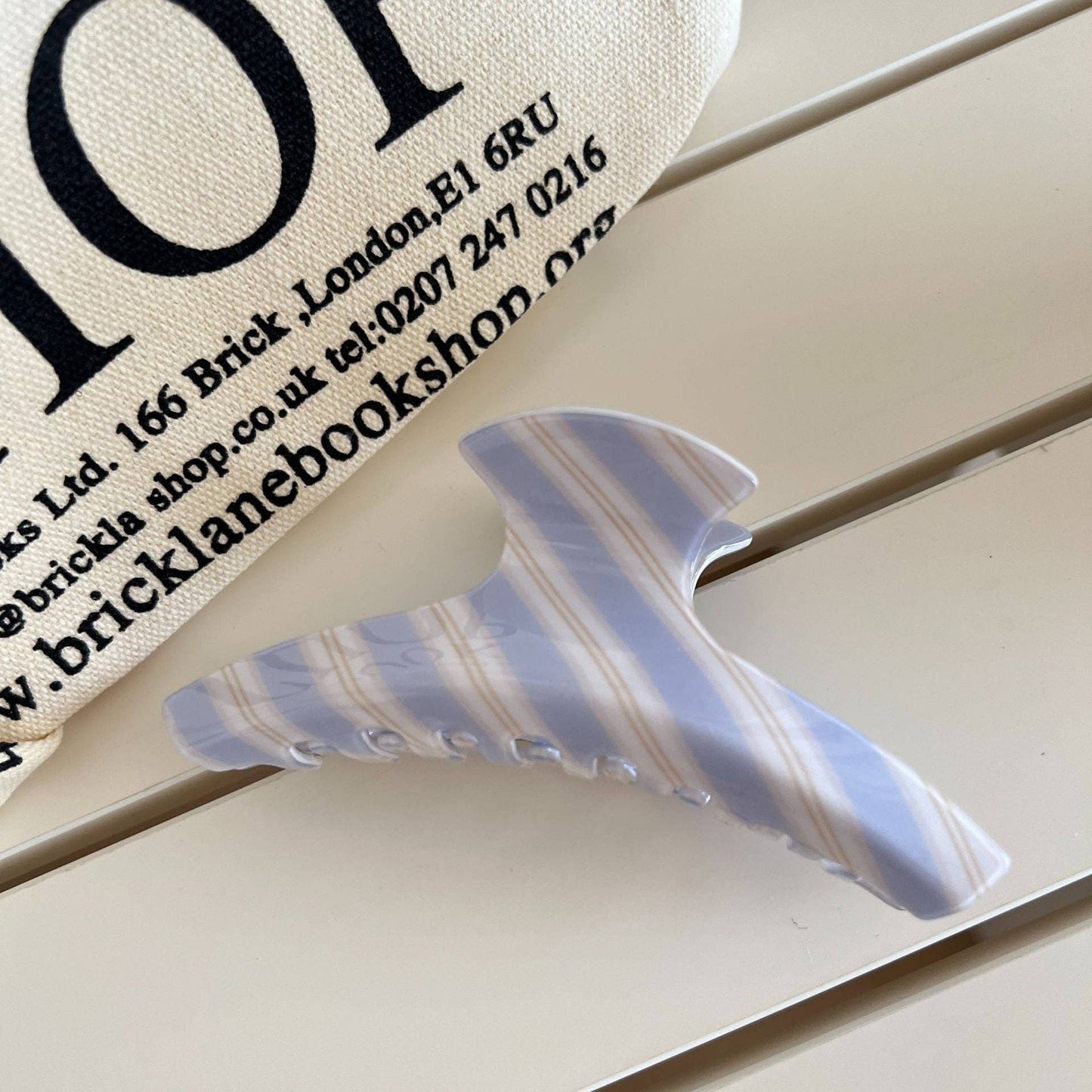 Sweet Striped Acrylic Hair Claw MK2PPM6W6HCP565