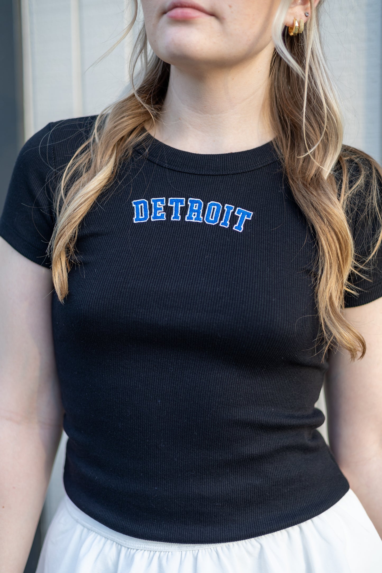 Detroit snug tee (black and blue)