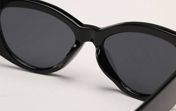 Retro Cat Eye Lightweight Sunglasses DP25B499
