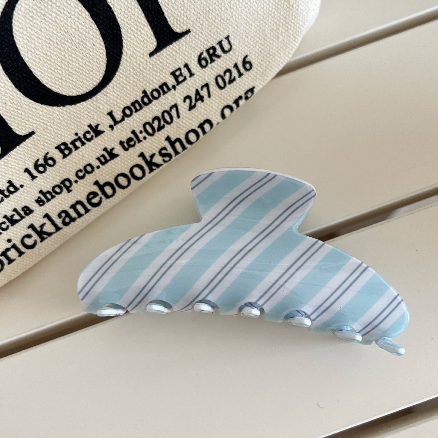 Sweet Striped Acrylic Hair Claw MK2PPM6W6HCP565