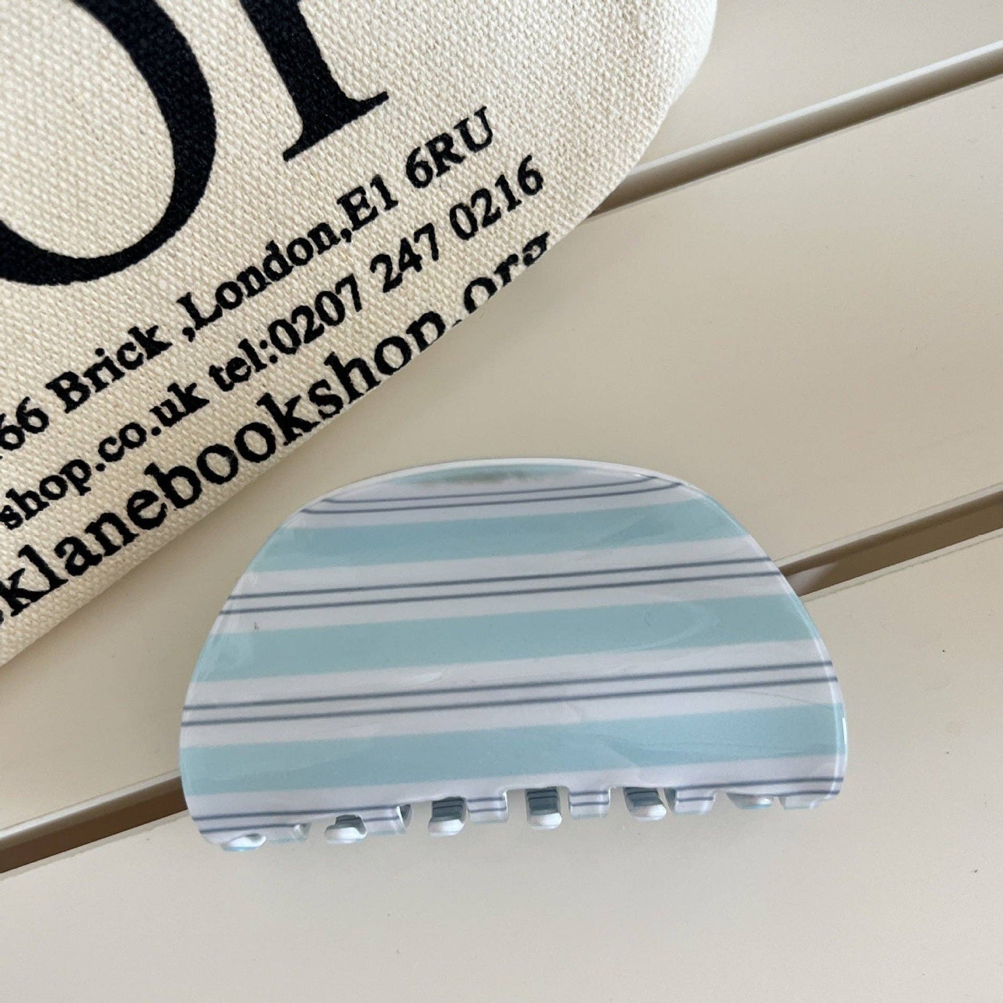 Sweet Striped Acrylic Hair Claw MK2PPM6W6HCP565