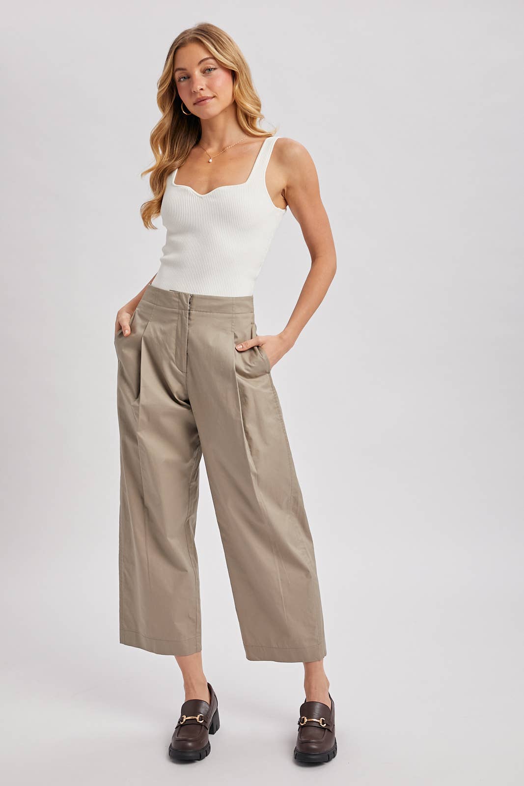 RIBBED SWEETHEART NECK TANK TOP