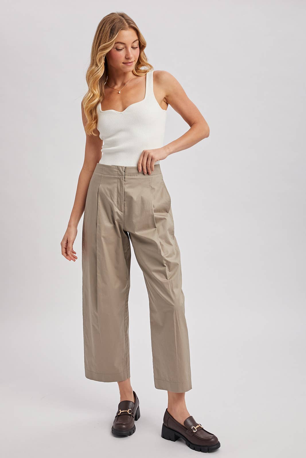 RIBBED SWEETHEART NECK TANK TOP